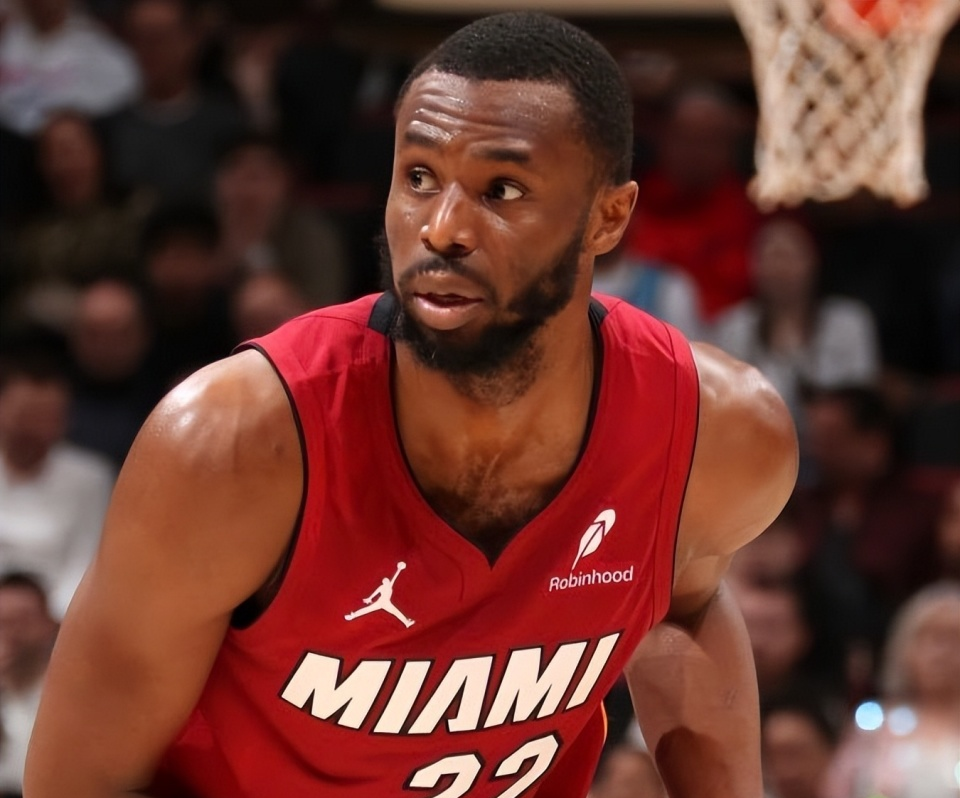 问鼎网页版 -国际比赛日NBA总决赛传出新动向，迈阿密热火回应争议，管理层表态——引发热议，资深球员宣示担当的简单介绍